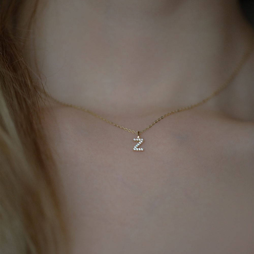 Collar con Colgante de Letras  - Event Z reseña y precio